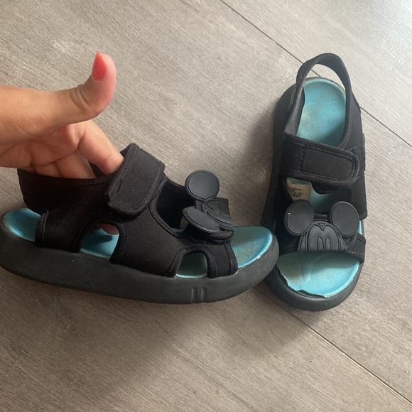 Disney Mickey Mouse Sandals - Picture 2 of 5